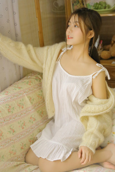 18 黄 色 综
